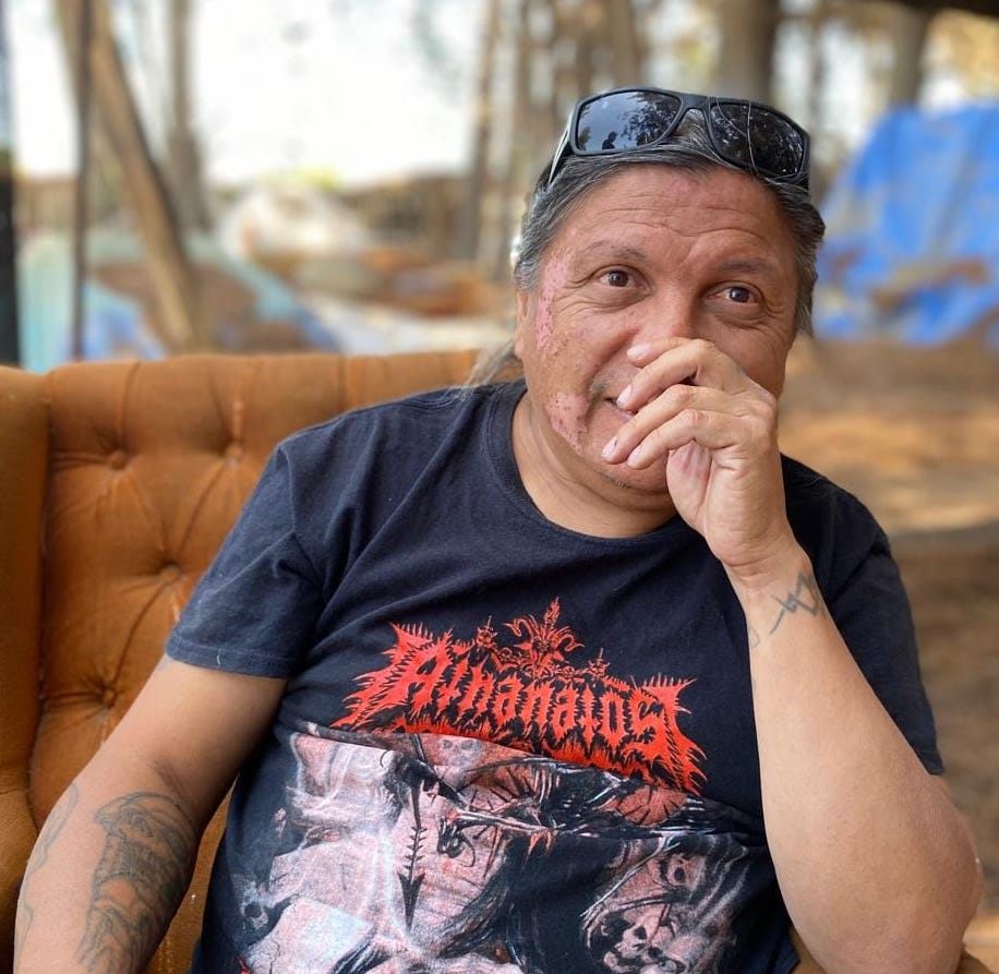 Retrato de Claudio Barrera Venom, referente de la contracultura villalemanina